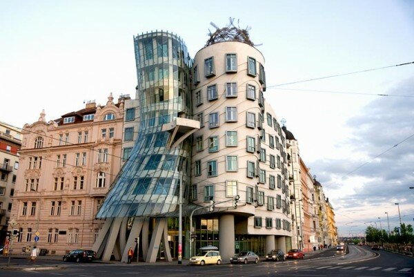 dancing_house_frank_gehry