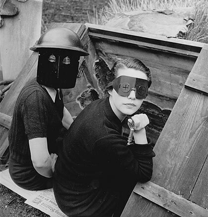 lee_miller_fire_masks_1944