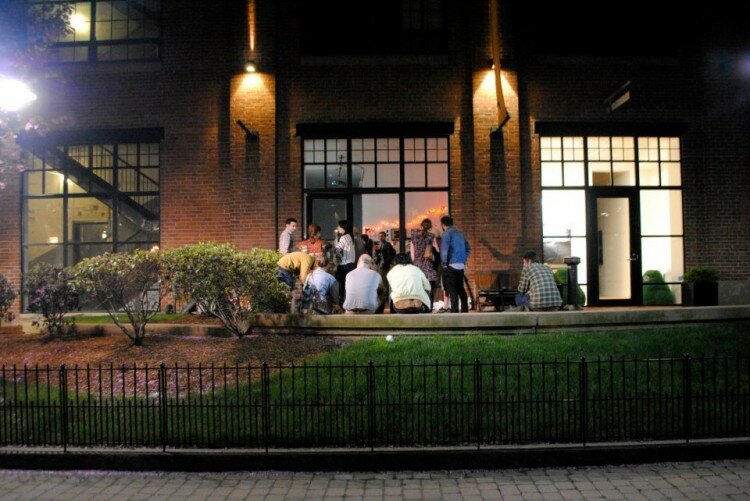 74723_3848595336333_285120992_n