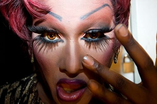 253385_579115012133070_1118359360_n